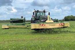 Krone презентував найширшу навісну косарку-плющилку