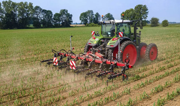 Kverneland представила новий міжрядний культиватор Onyx 3000 F