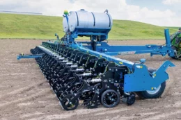 Kinze та Yetter представили нову систему Strip-Till Falcon SF700