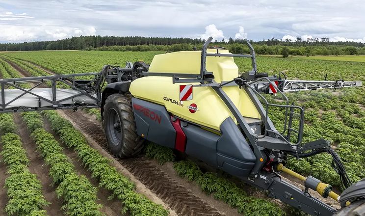 Hardi представив причіпний обприскувач Aeon Twin Force