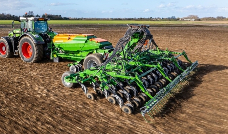 Amazone оснастила сівалку Condor 02 задньою бороною