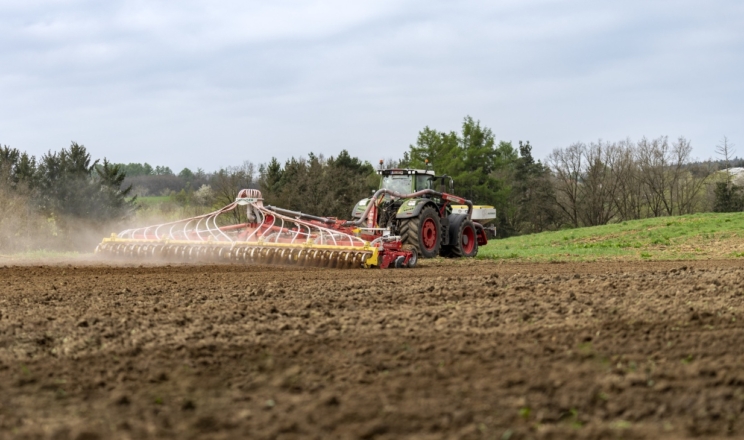 В Україні запрацювала перша 12,5-метрова борона Pöttinger Terradisc HT 12000