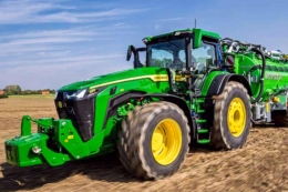 John Deere оновила серію 8R: трактори отримали розширені функції точного землеробства