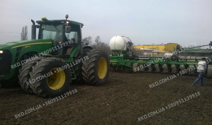 John Deere розширює автоматизацію сівалок і комбайнів