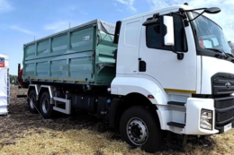 В Україні створили новий самоскид-зерновоз з маніпулятором на шасі Ford Trucks