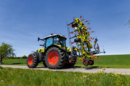 CLAAS представив п’ять нових ворушилок Volto