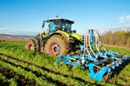 Strip-till дає змогу виконати чотири операції за один прохід