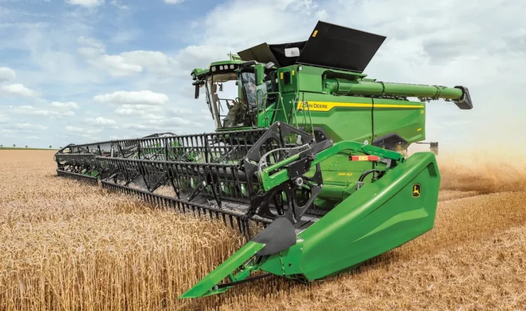 John Deere представив жатку завширшки понад 15 м