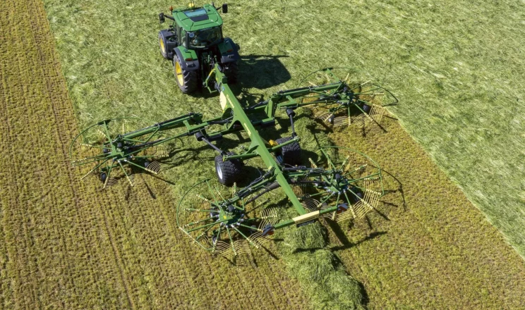 Krone автоматизувала новий 12,5-метровий валкоутворювач