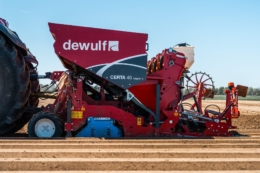 Dewulf Certa 40 Integral агрегатують із Lemken Zirkon 12