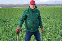 Німецький фермер відмовився від плуга заради збереження вологи