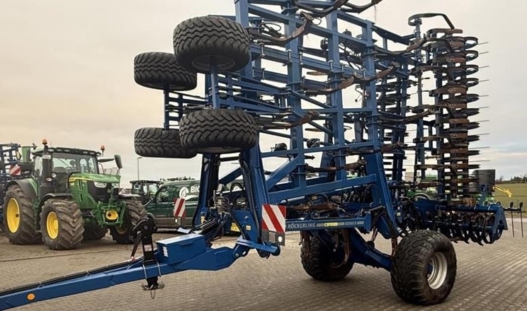 Köckerling Vector може поєднувати обробіток ґрунту та внесення добрив