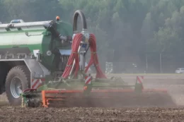 Vogelsang розробив комплект для внесення гноївки під час культивації