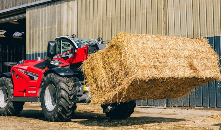 Телескопічний навантажувач Massey Ferguson TN 7038 відпрацював два сезони в господарстві