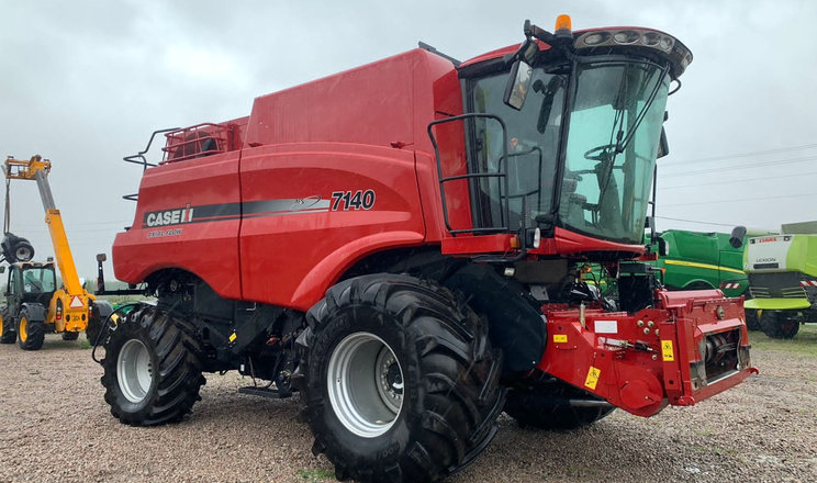 Комбайн CASE IH 7260 витрачає 15–16 л/га на збиранні кукурудзи
