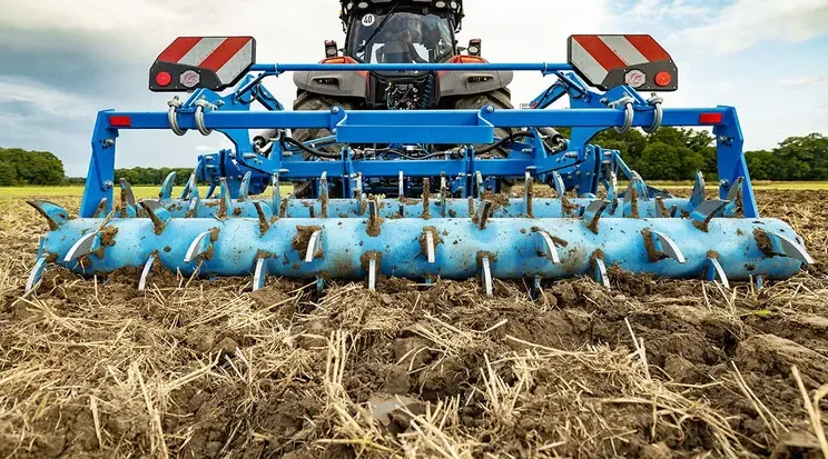 У «Чапаєва плюс» LEMKEN Onyx використовують замість оранки