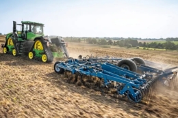 John Deere 9RX 830 має двигун потужністю 913 к. с.